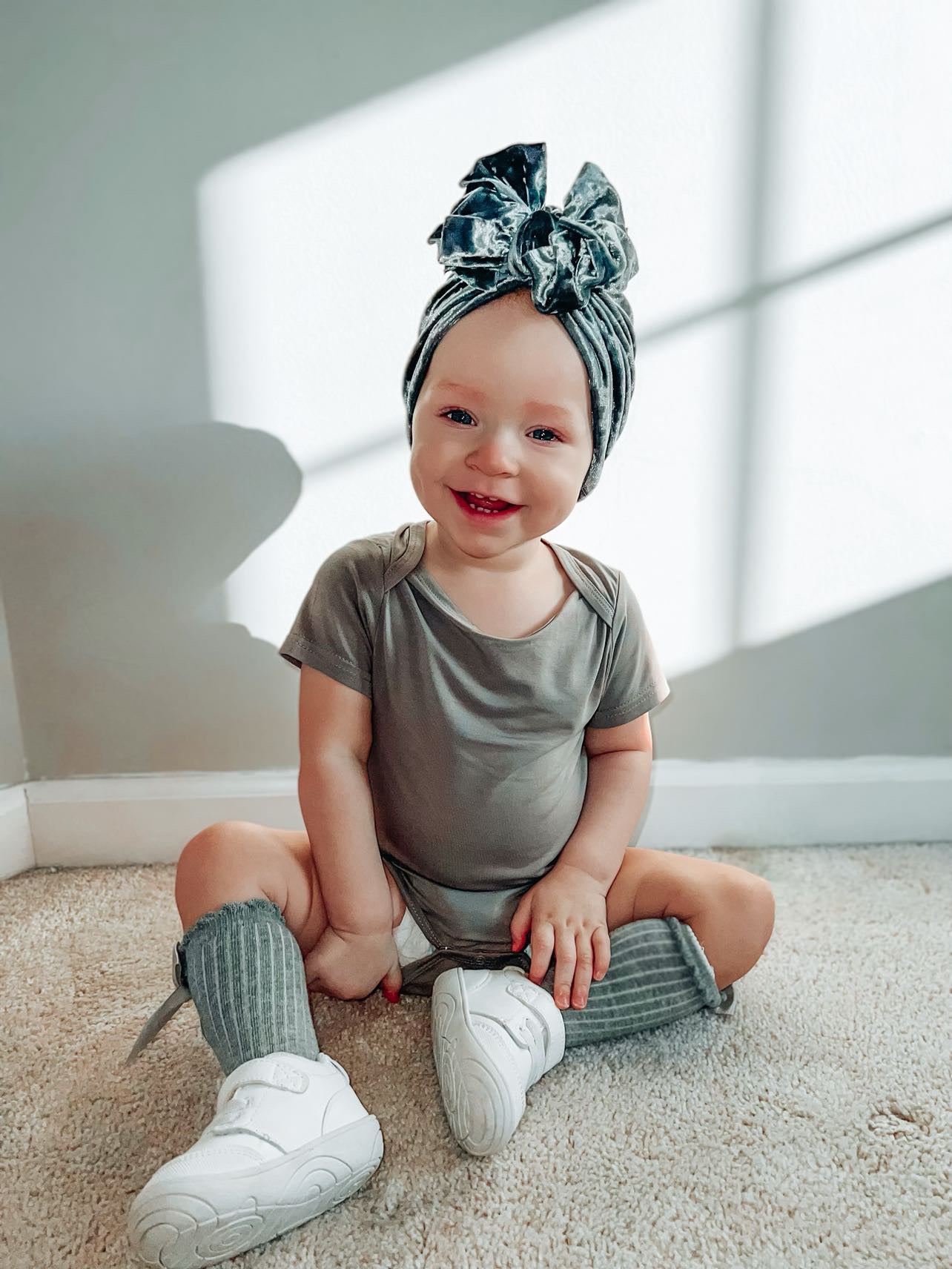 Short Sleeve Bamboo Bodysuit in Stone